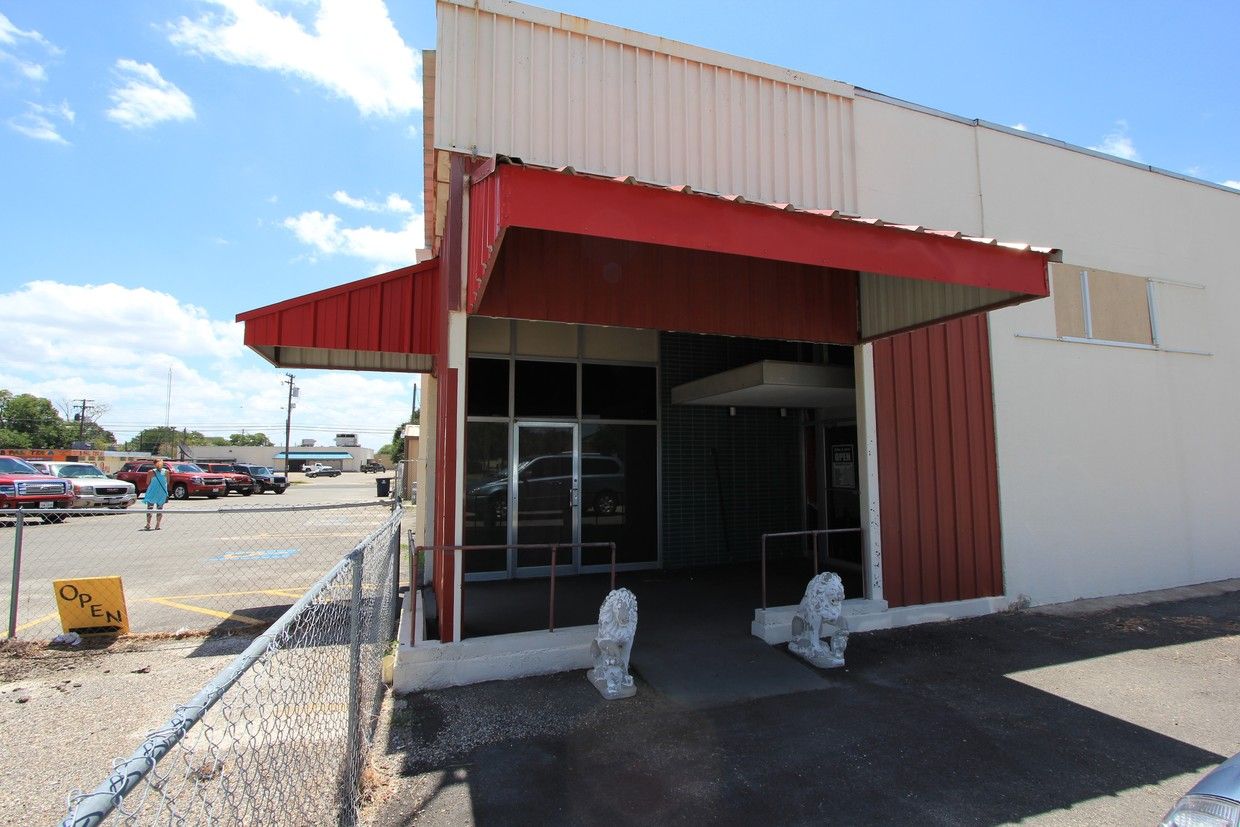 Beeville +/- 17,943 Square Foot Building: 200 N Saint Marys St, Beeville, TX 78102
